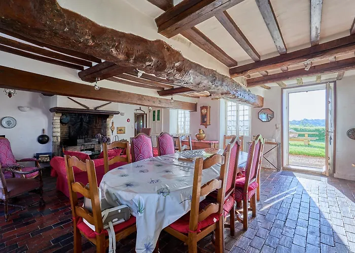 La Ferme De La Chapelle Saint-roch - Maison De 190 M2 *