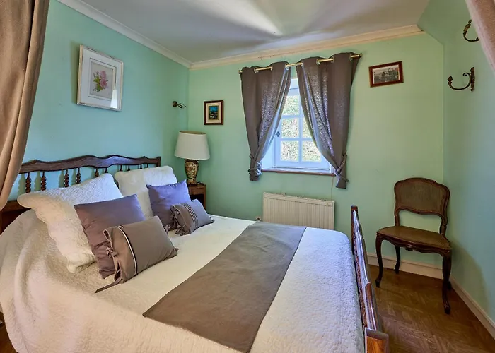 La Ferme De La Chapelle Saint-roch - Maison De 190 M2 *